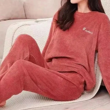 Women's Velvet Pajama Set – Warm Fleece Loungewear with Loose Top
