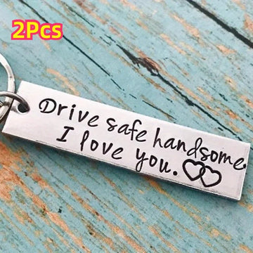 2 Pcs Love Keychain For Couples - Durable Stainless Steel Engraved Gift