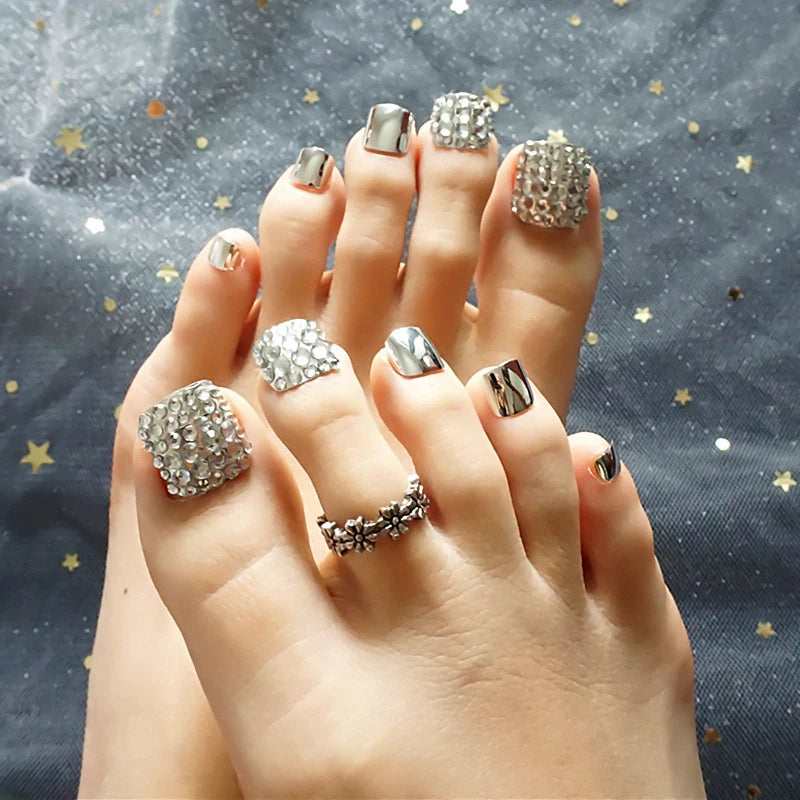 24 Summer Toe Nail Ideas | Sparkling Silver Diamond Finished Manicure Patch False Nails