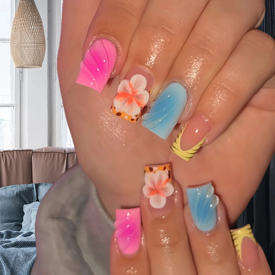 24pcs Short Pink Nails With Design