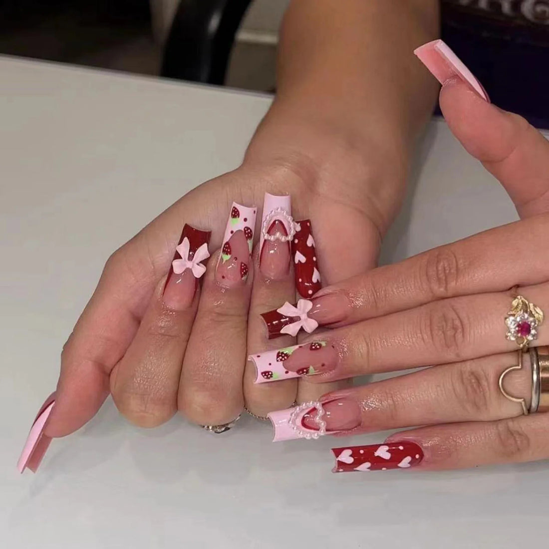 24 Pcs Press On Nails Pink Strawberry Fake Nails