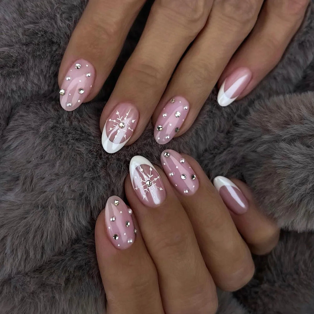 24 Christmas French Nails | Almond False Nails | Snowflake with Rhinestone Detachable Nail Tips