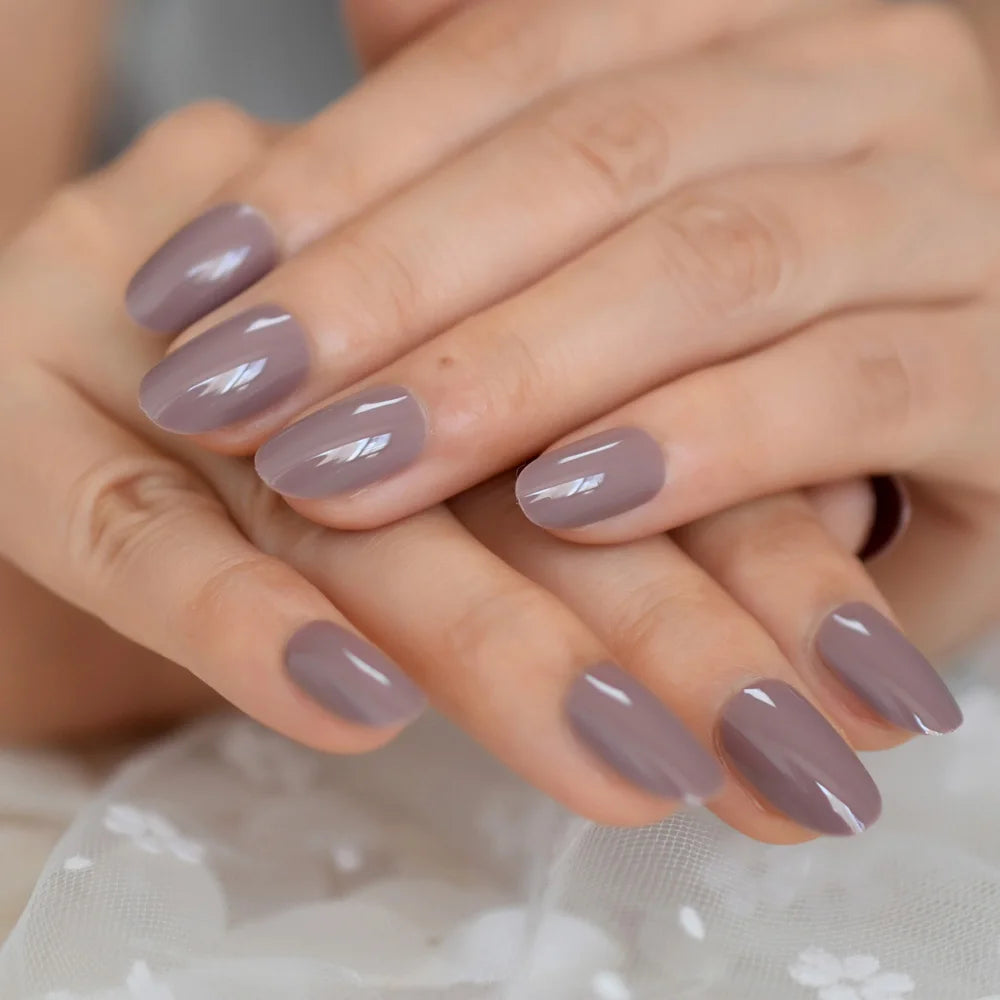 4 Nails Color Ideas | come with an accessories pakage simple design for daily